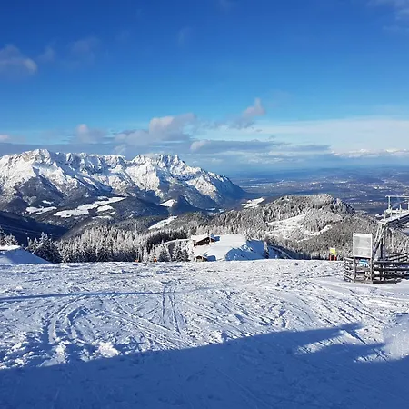 Hochduerrnberg Watzmann Doppelzimmer Mit Bad Balkon Gaestekueche بيت ضيافة