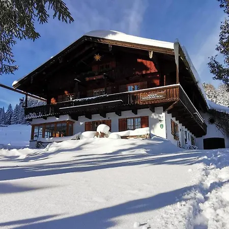 Hochduerrnberg Watzmann Doppelzimmer Mit Bad Balkon Gaestekueche Durrnberg