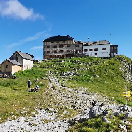 Hochduerrnberg Watzmann Doppelzimmer Mit Bad Balkon Gaestekueche 3*